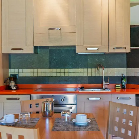 بيت للعطل Lake-view Holiday In With Garden And Fireplace