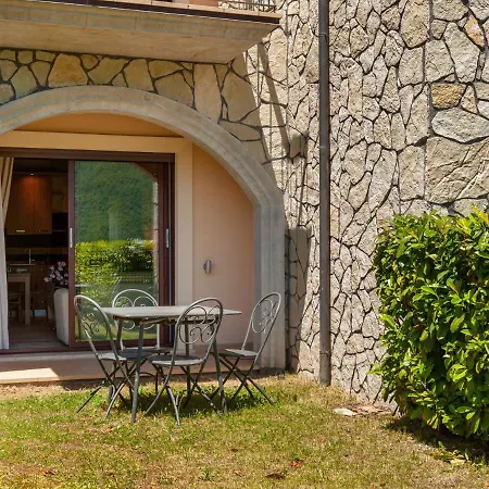 Lake-view Holiday In With Garden And Fireplace بيت للعطل سكانو