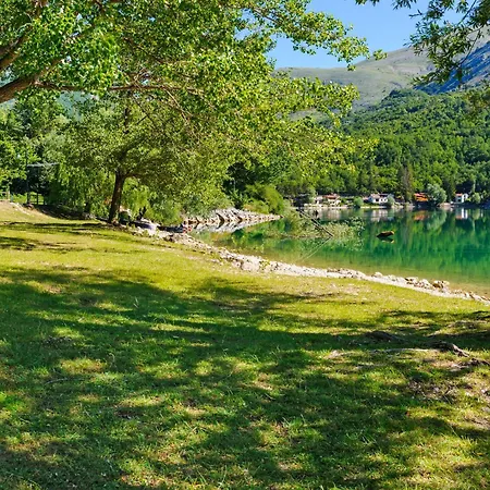 Lake-view Holiday In With Garden And Fireplace *